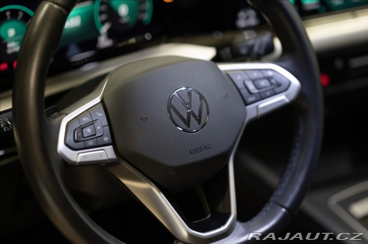 Volkswagen Golf 1,5 eTSI DSG KAMERA VÝHŘE 2023