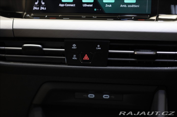 Volkswagen Golf 1,5 eTSI DSG KAMERA VÝHŘE 2023