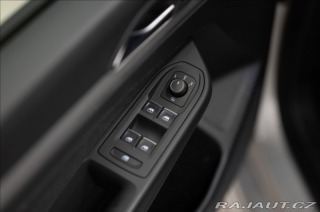 Volkswagen Golf 1,5 eTSI DSG KAMERA VÝHŘE 2023