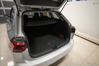 Volkswagen Golf 1,5 eTSI DSG KAMERA VÝHŘE 2023