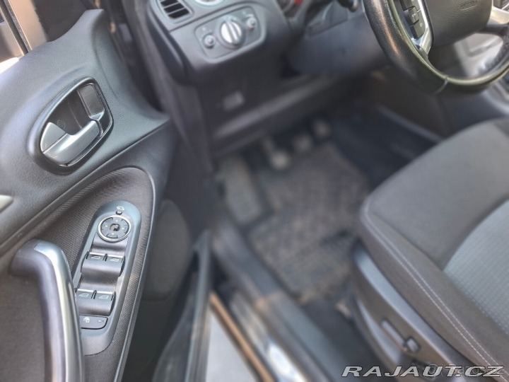 Ford Galaxy 2,0   TDCI 120 kW, 7 míst 2012