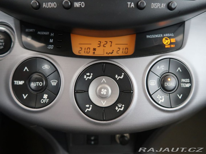 Toyota RAV4 2.2D-CAT,130kW,4x4,CZ,Taž 2007