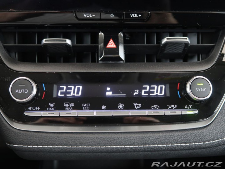 Toyota Corolla 1.5VVT-i,CZ,1Maj,Comfort 2024