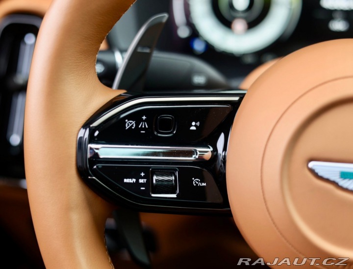 Aston Martin DBX 707, 4.0 V8 707PS | Mino 2025