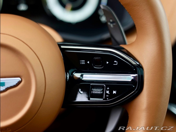 Aston Martin DBX 707, 4.0 V8 707PS | Mino 2025