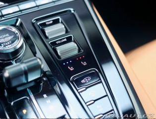 Aston Martin DBX 707, 4.0 V8 707PS | Mino 2025