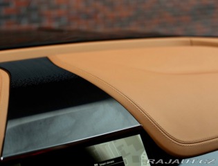 Aston Martin DBX 707, 4.0 V8 707PS | Mino 2025