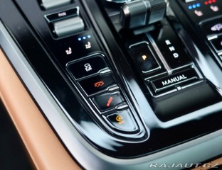 Aston Martin DBX 707, 4.0 V8 707PS | Mino 2025