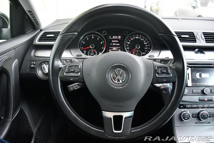 Volkswagen Passat 1.4TSi NAVI VÝHŘEV PDC 2014
