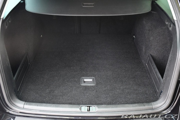 Volkswagen Passat 1.4TSi NAVI VÝHŘEV PDC 2014