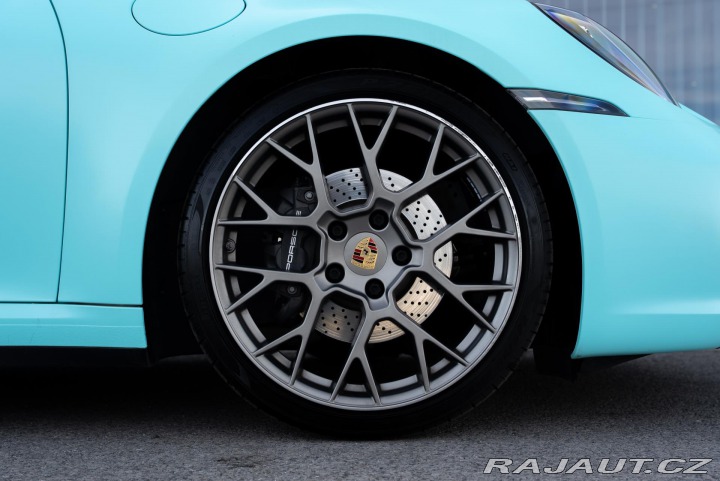 Porsche 911 Carrera 4 2020