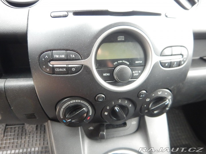 Mazda 2 1.4i, 63 kW, KLIMA 2009