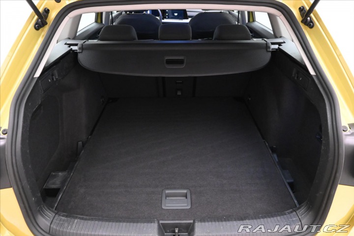 Volkswagen Golf 1,5 TSI 96kW Life Záruka 2024