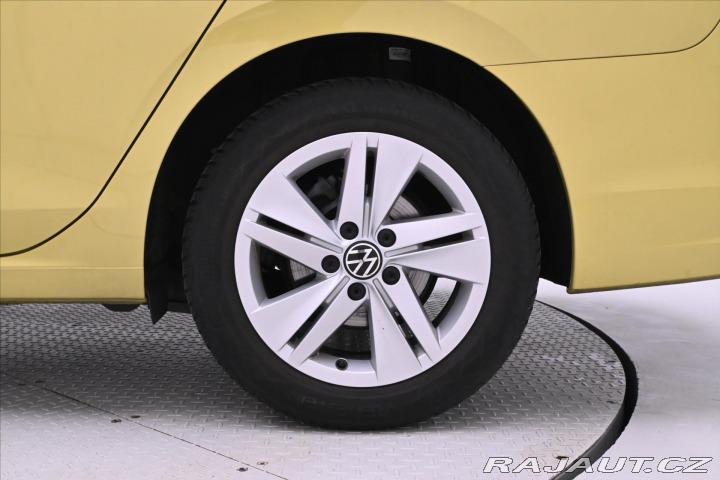 Volkswagen Golf 1,5 TSI 96kW Life Záruka 2024