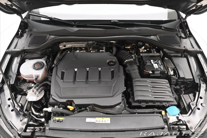 Volkswagen Golf 2,0 TDI 110kW Life LED Zá 2023