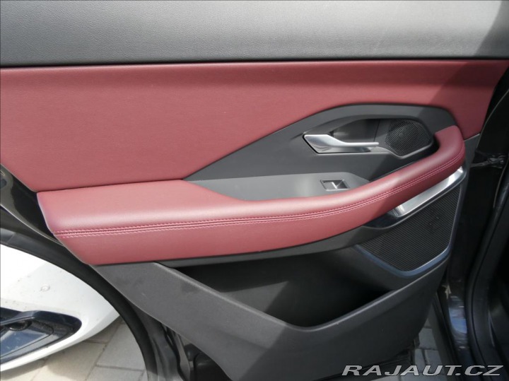 Jaguar E-Pace 2,0 D165,R-Dyn SE,1.maj,Č 2024