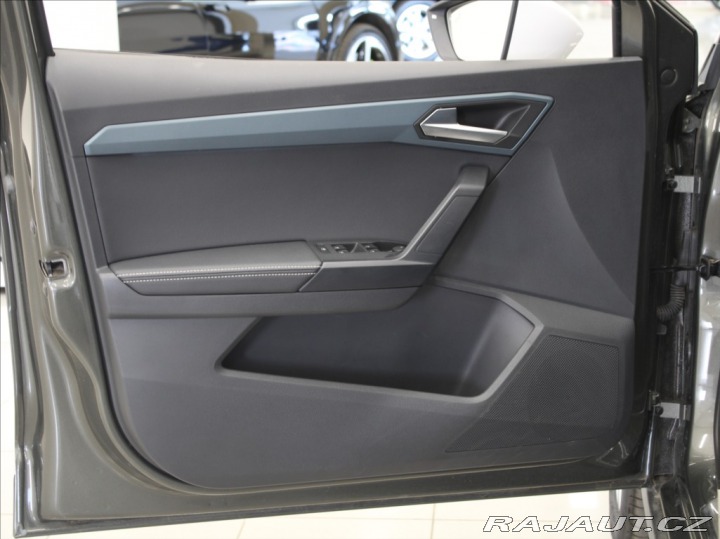 Seat Arona 1,0 TSi DSG Xperience 5L. 2025