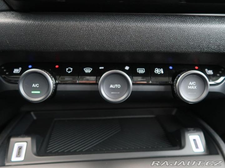 Citroën C4 1.2PureTech,96kW,Manuál 2024