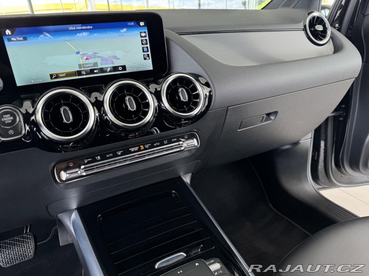 Mercedes-Benz B 200d AUT*LED*Kůže*REZERVA 2022
