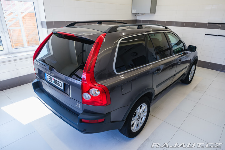 Volvo XC90 D5 AWD/AT 136kW Momentum, 2007