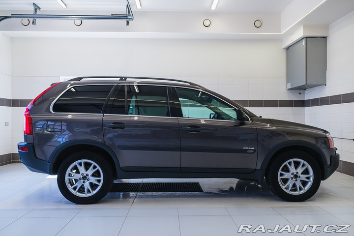 Volvo XC90 D5 AWD/AT 136kW Momentum, 2007