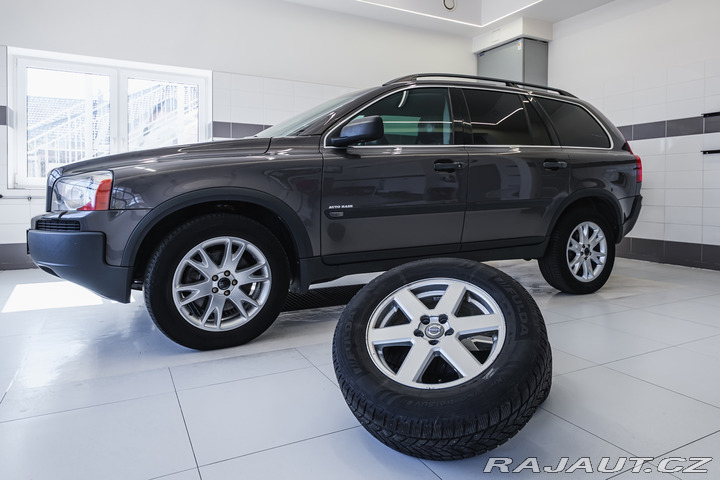Volvo XC90 D5 AWD/AT 136kW Momentum, 2007