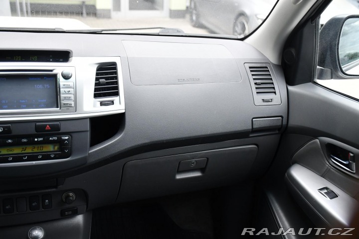 Toyota Hilux  2011
