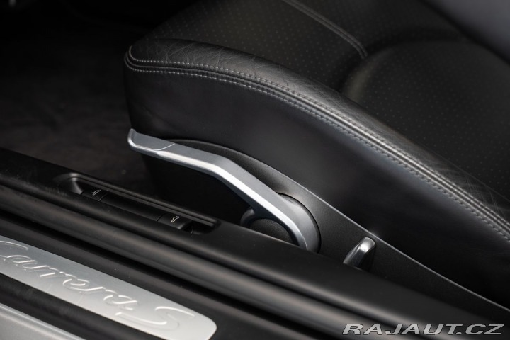 Porsche 911 (997) Carrera S Manuál 2005