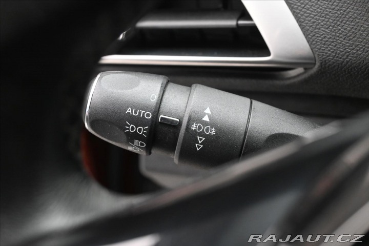 Peugeot 3008 1,6 HDI 88kW Allure Panor 2017