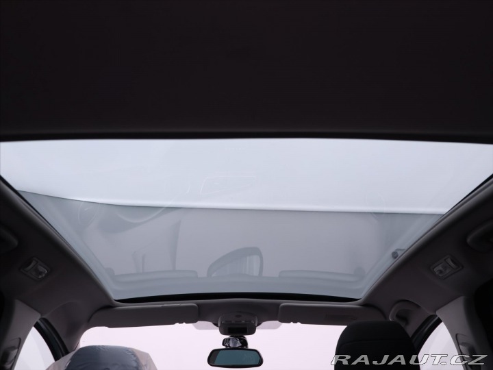 Peugeot 5008 2,0 HDI 110kW CZ Panorama 2012