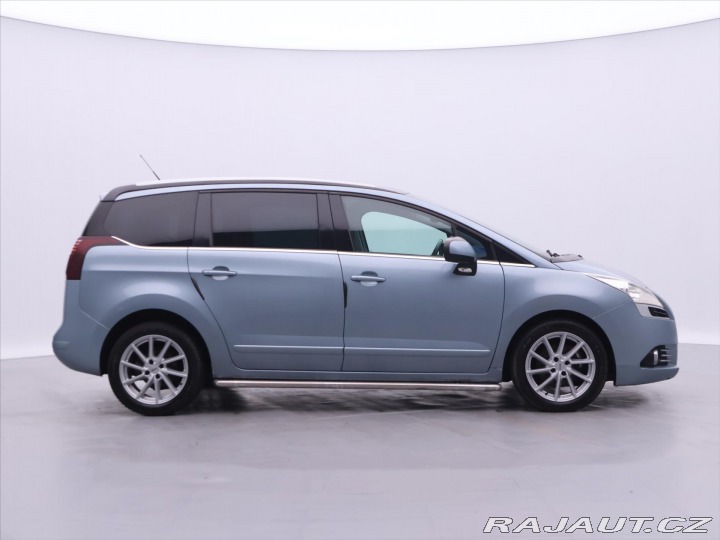 Peugeot 5008 2,0 HDI 110kW CZ Panorama 2012