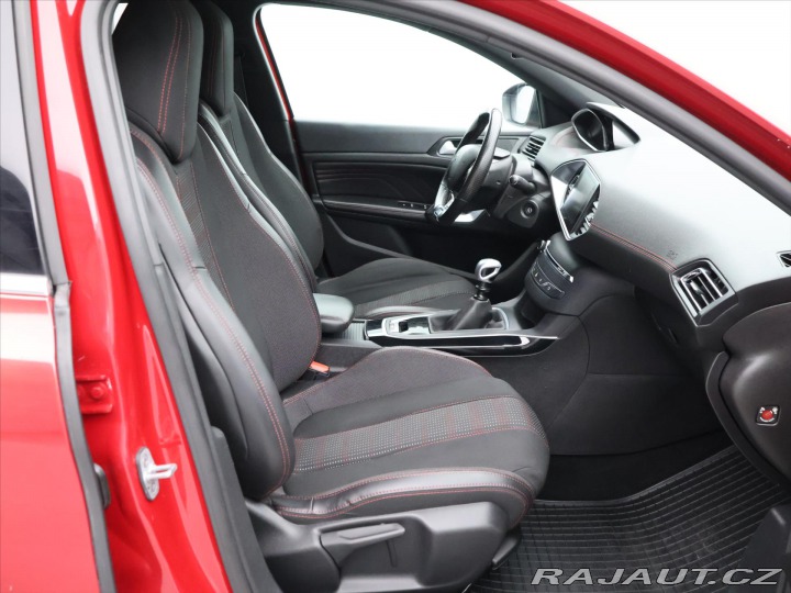 Peugeot 308 1,2 96kW GT-Line LED tažn 2017