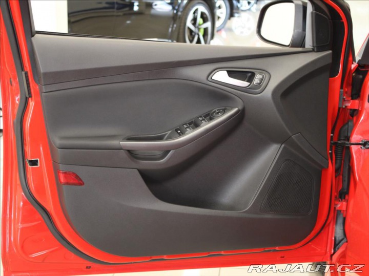 Ford Focus 1,5 EB110kW Red & Bla 2016