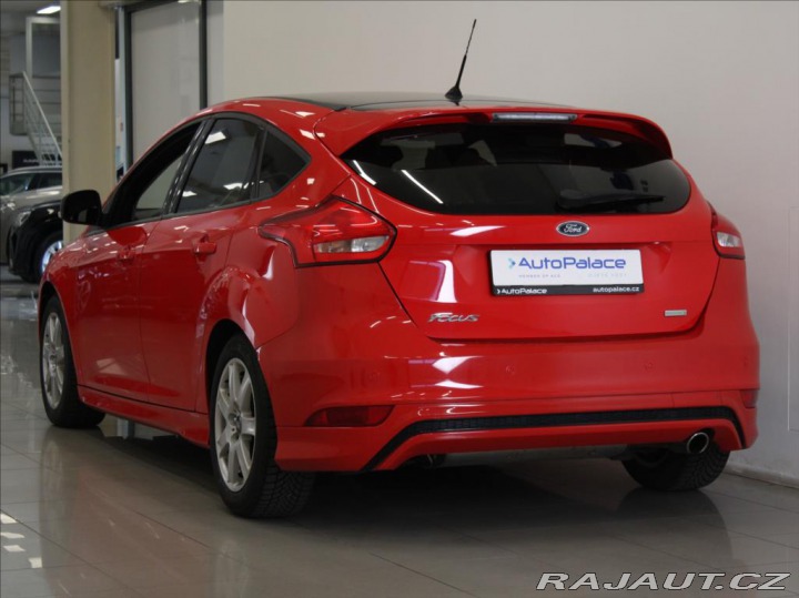 Ford Focus 1,5 EB110kW Red & Bla 2016