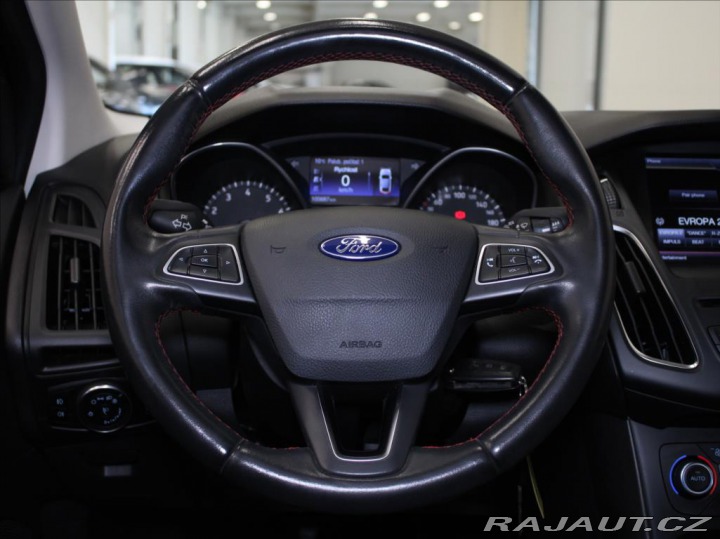 Ford Focus 1,5 EB110kW Red & Bla 2016