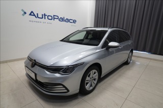 Volkswagen Golf 1,5 eTSI DSG KAMERA VÝHŘE