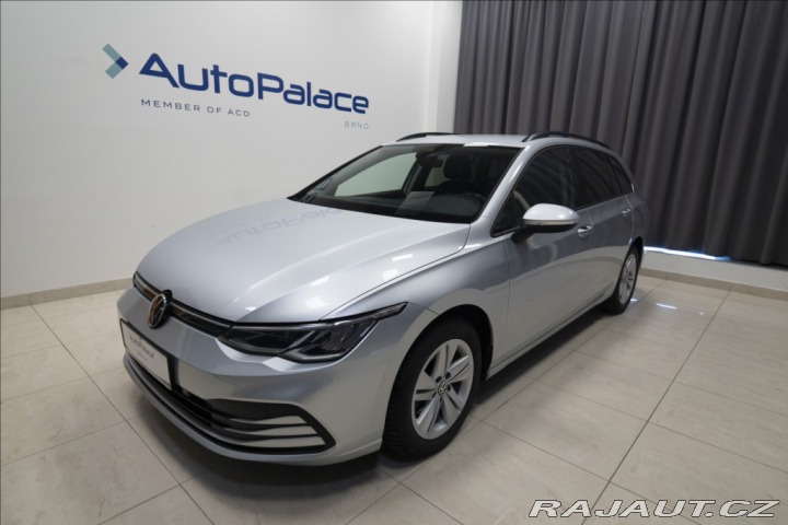 Volkswagen Golf 1,5 eTSI DSG KAMERA VÝHŘE 2023