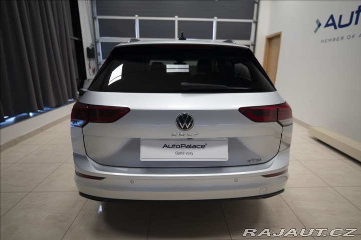 Volkswagen Golf 1,5 eTSI DSG KAMERA VÝHŘE 2023