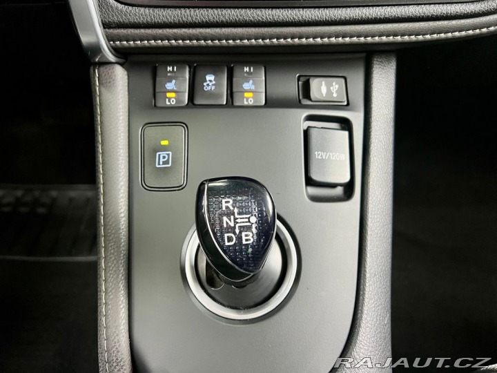 Toyota Auris 1.8 HYBRID e-CVT COMFORT, 2017