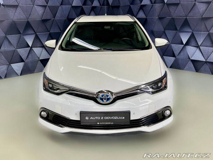 Toyota Auris 1.8 HYBRID e-CVT COMFORT, 2017