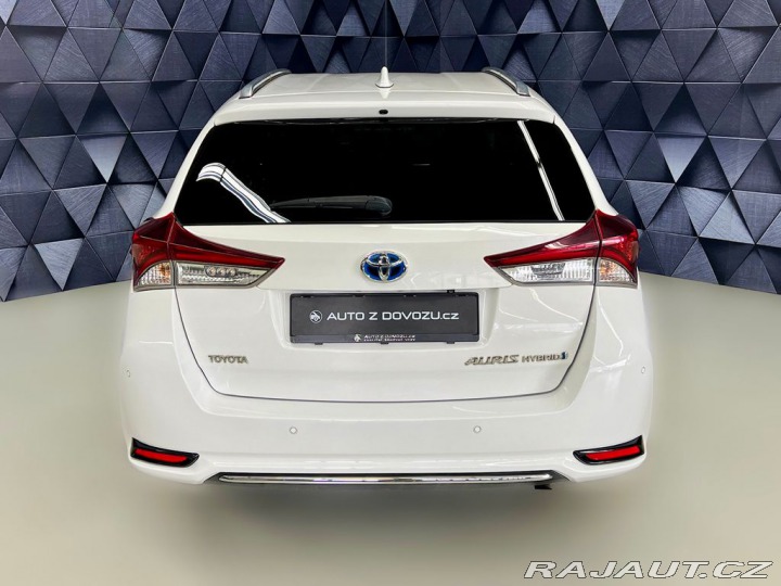 Toyota Auris 1.8 HYBRID e-CVT COMFORT, 2017