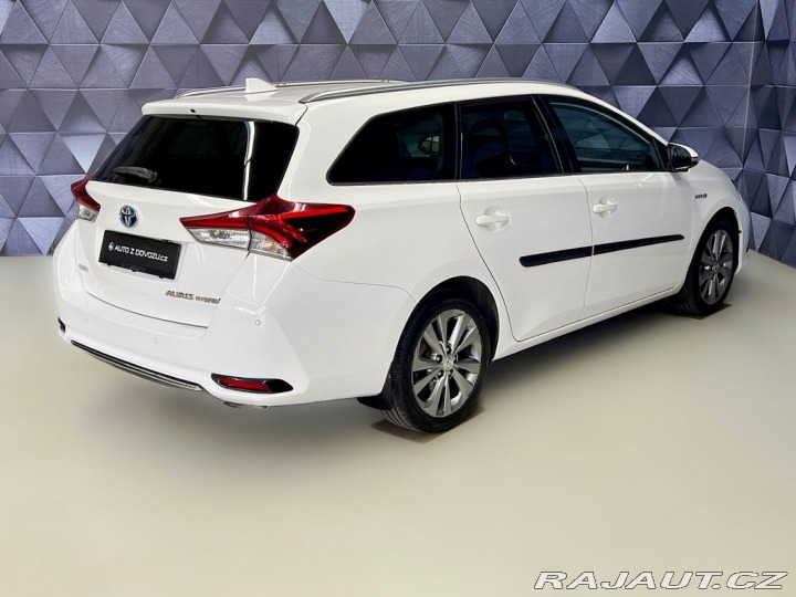 Toyota Auris 1.8 HYBRID e-CVT COMFORT, 2017