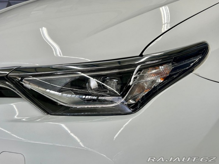 Toyota Auris 1.8 HYBRID e-CVT COMFORT, 2017
