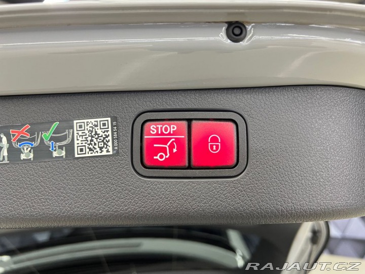 Mercedes-Benz C E PERFORMANCE 4M AMG F1 E 2024