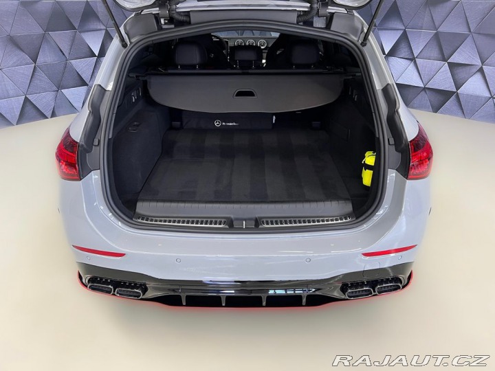Mercedes-Benz C E PERFORMANCE 4M AMG F1 E 2024