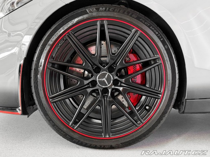 Mercedes-Benz C E PERFORMANCE 4M+ AMG F1 2024
