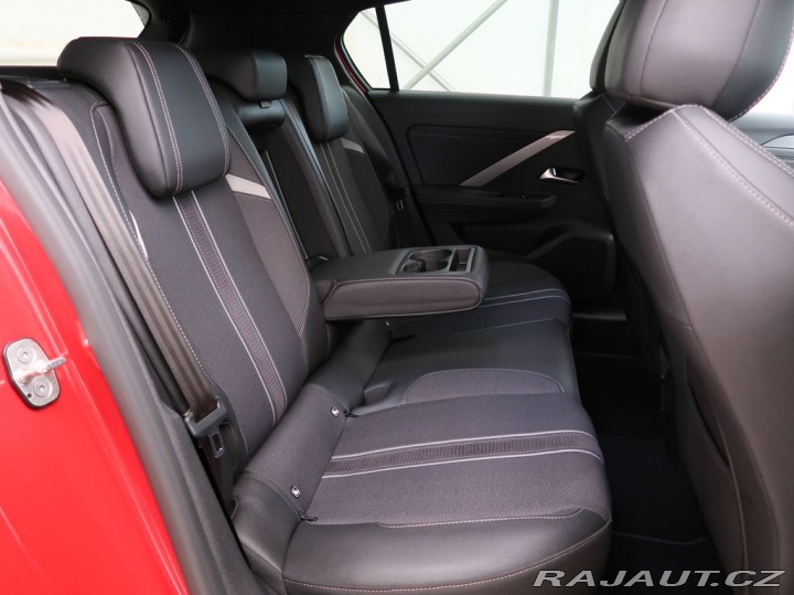Opel Astra 1.2TURBO,96kW,GS,AT8,NAVI 2024