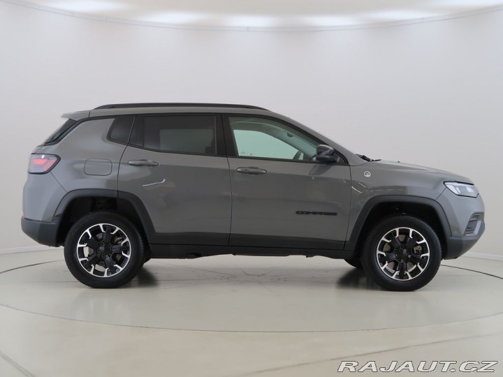 Jeep Compass Plug-in,4x4,AT,132kW,Trai 2023