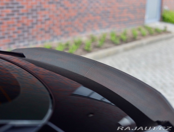 Aston Martin DBS Superleggera 5.2 V12 533 2021