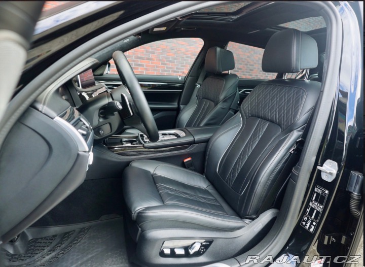 BMW 7 M760Li xDrive A/T 2019